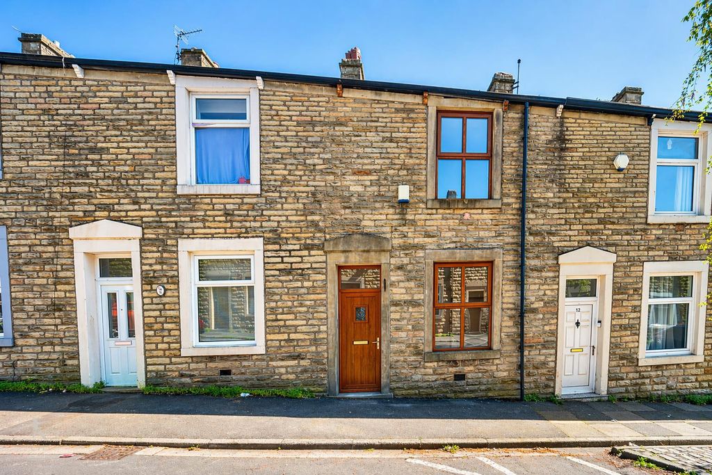 Property photo 3 of 24