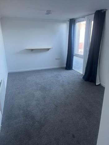 Property photo 3 of 12 33 The Old Mill