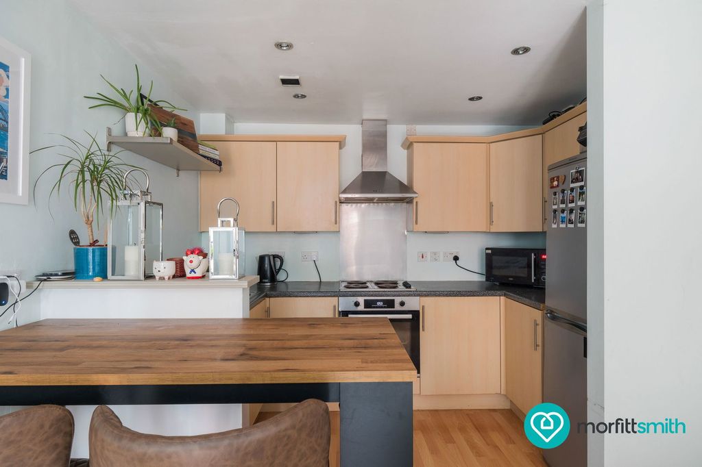 Property photo 3 of 19