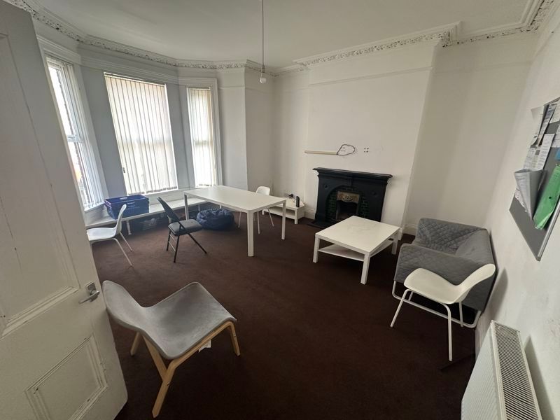 Property photo 3 of 11 Communal Lounge