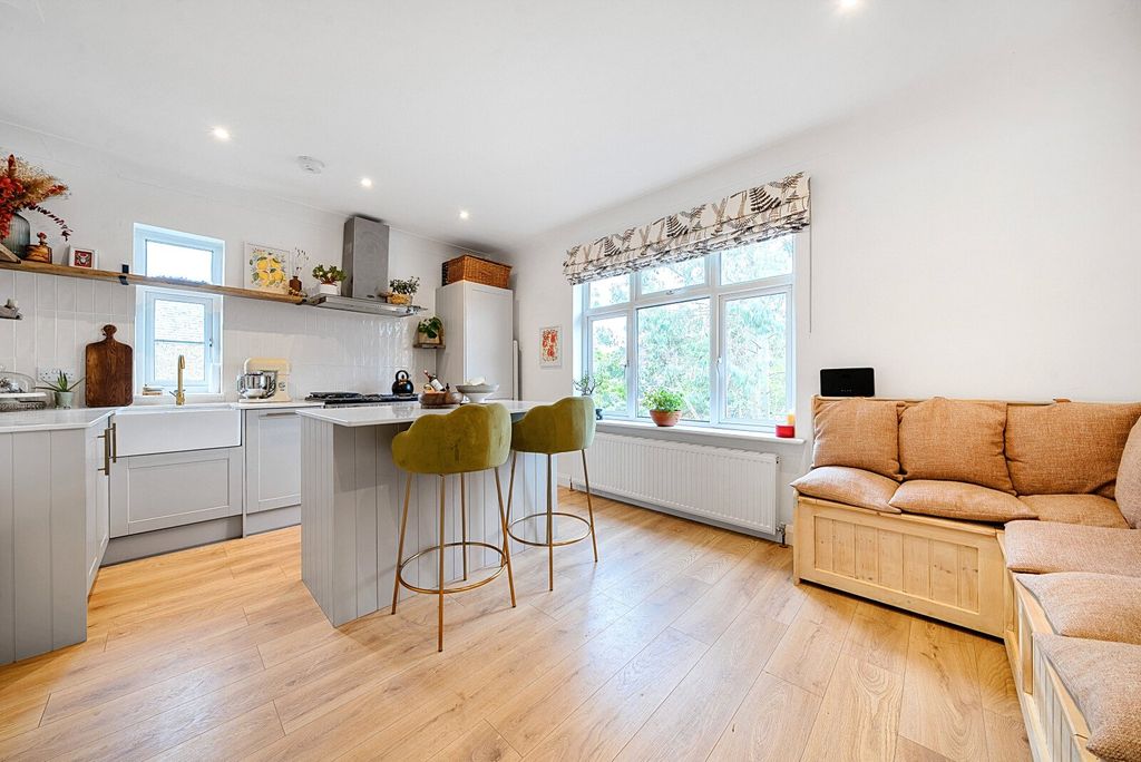 Property photo 1 of 16 Kitchen/Diner