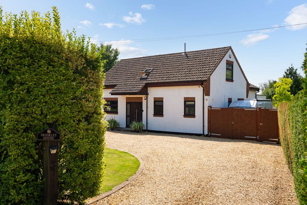 Property photo 2 of 54