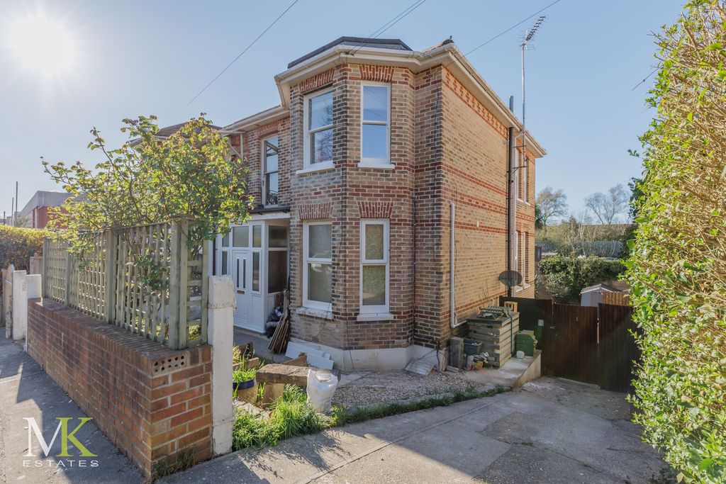 Property photo 2 of 10 Photo 11