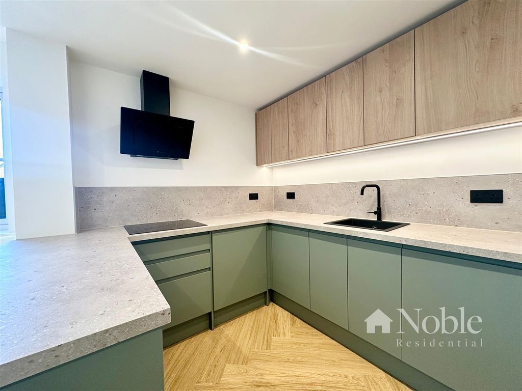 Property photo 3 of 21 Kitchen