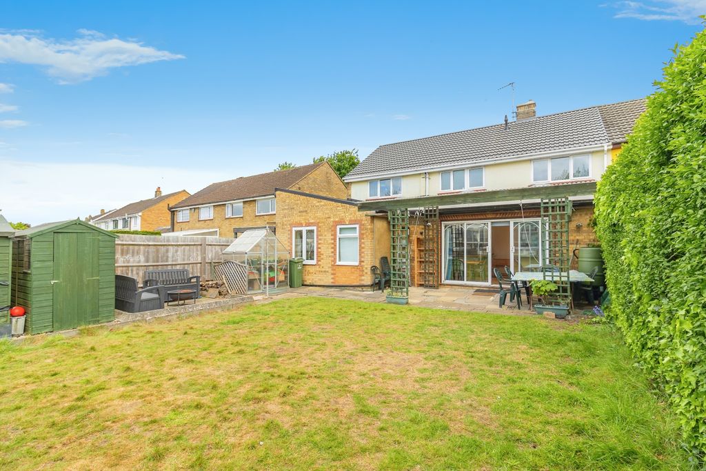 Property photo 2 of 25