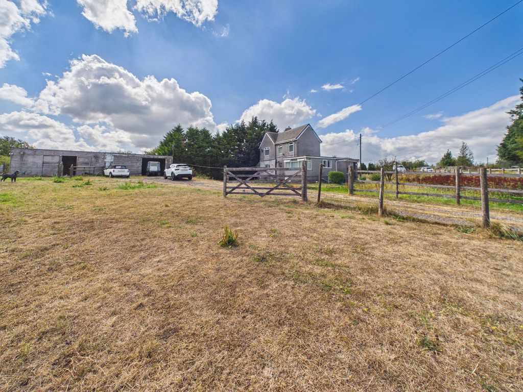 Property photo 2 of 20