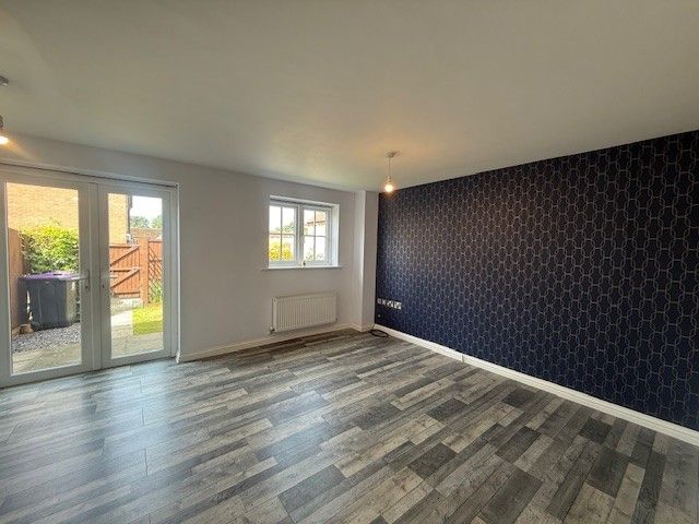 Property photo 3 of 10 Lounge