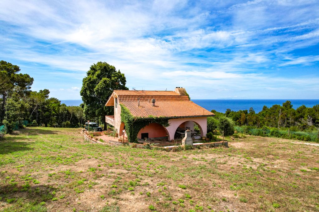 Property photo 1 of 33