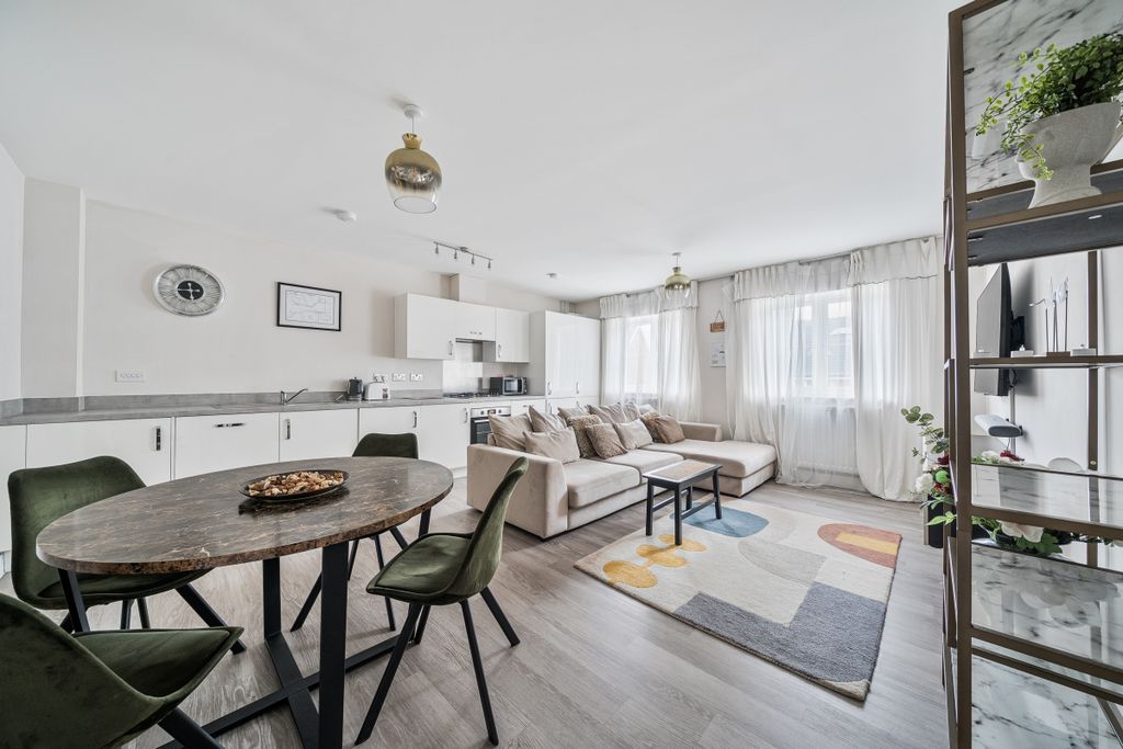 Property photo 2 of 9