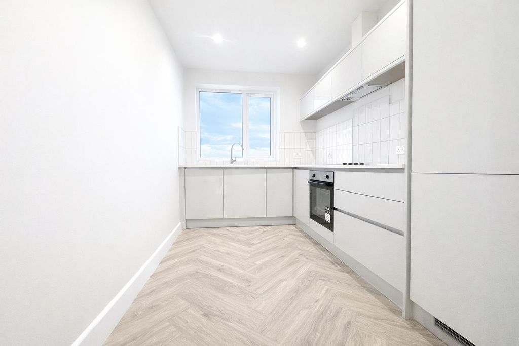 Property photo 2 of 10 0579C308-8651-4058-Aee2-74D8692260F5.Png