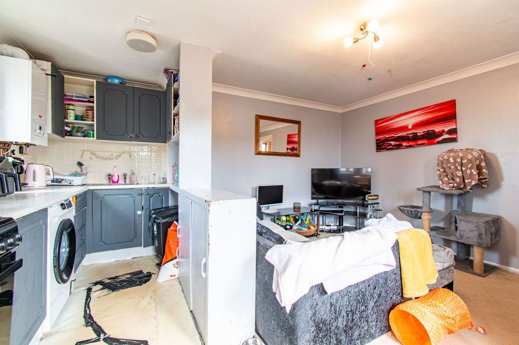 Additional image 4 of 3 bed flat for salePavlova Court, Liskeard PL14