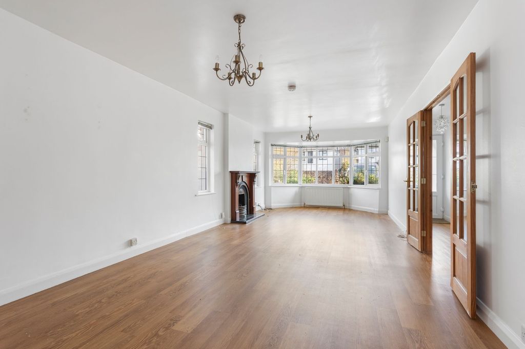 Property photo 3 of 20