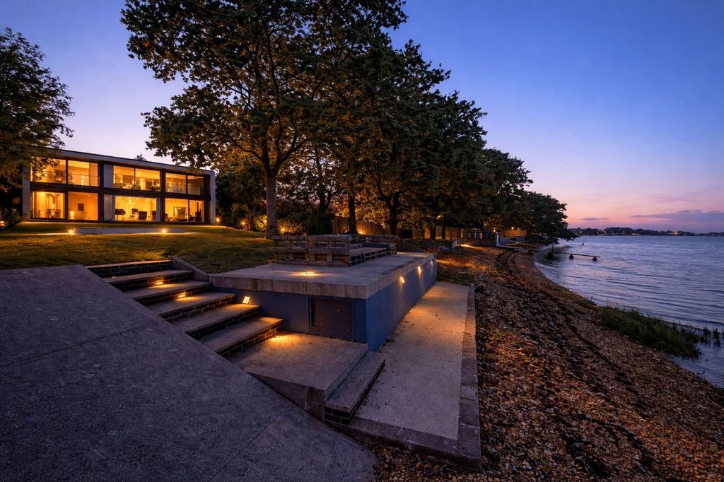 Property photo 2 of 34