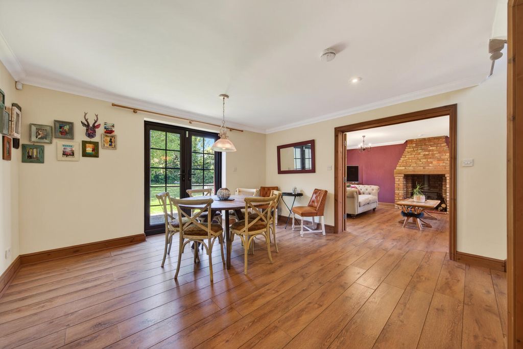 Property photo 3 of 21 Dining Room
