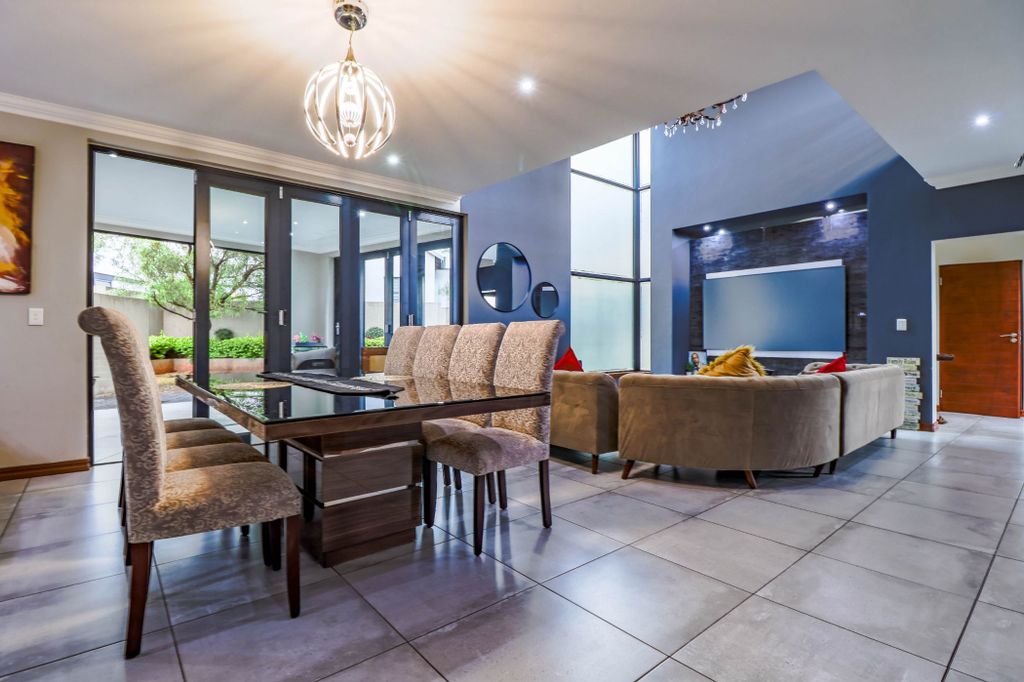 Property photo 3 of 44 Cn1714414