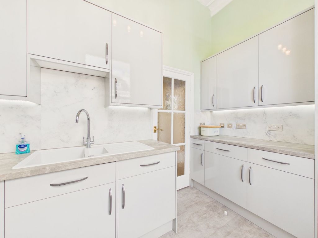 Additional image 15 of 3 bed flat for saleClifton Crescent, Folkestone, Kent CT20