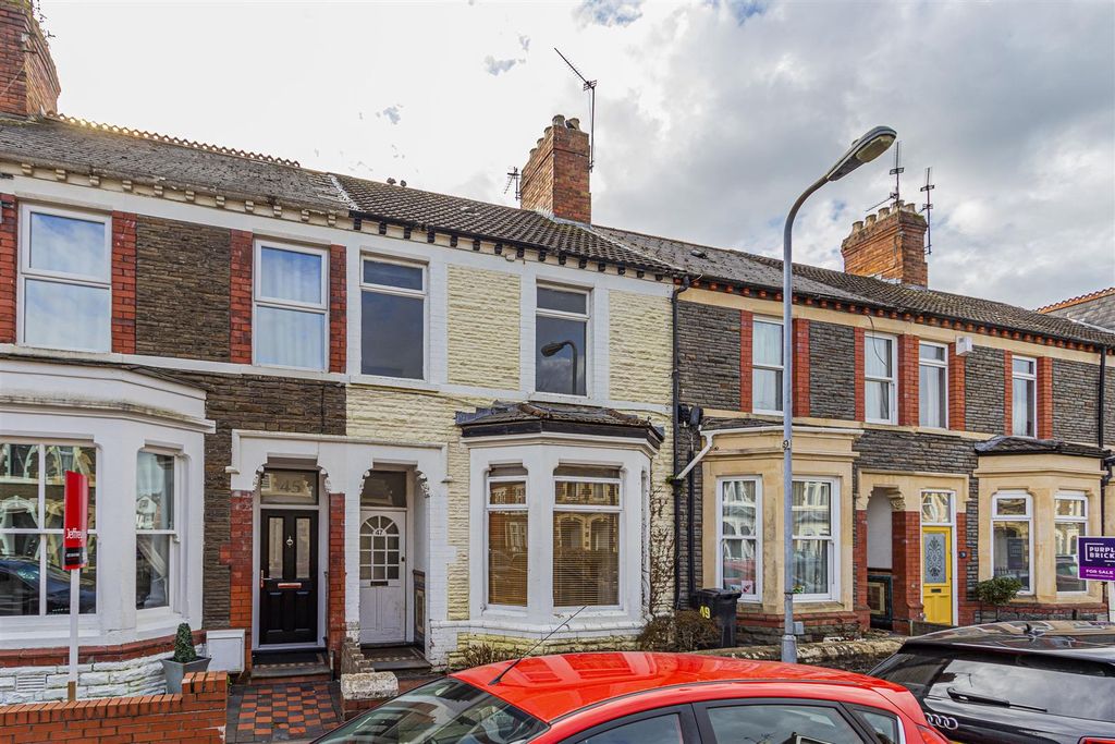 Property photo 1 of 18 Llanfair Road 47-1.Jpg