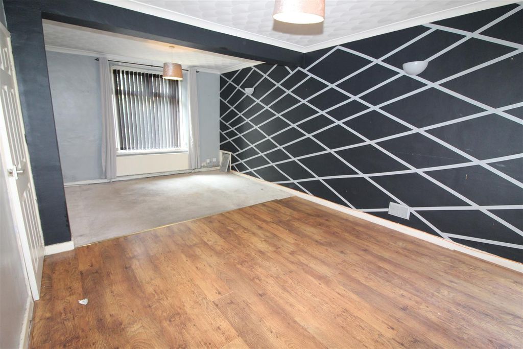 Property photo 2 of 27 Lounge/Dining Room