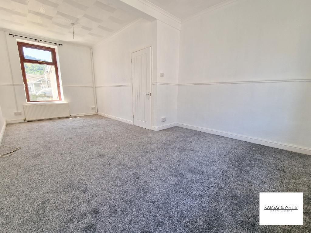 Property photo 2 of 9 Photo 2