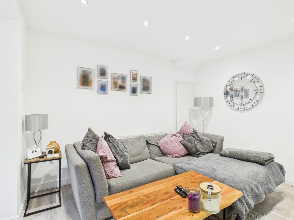 Property photo 2 of 30