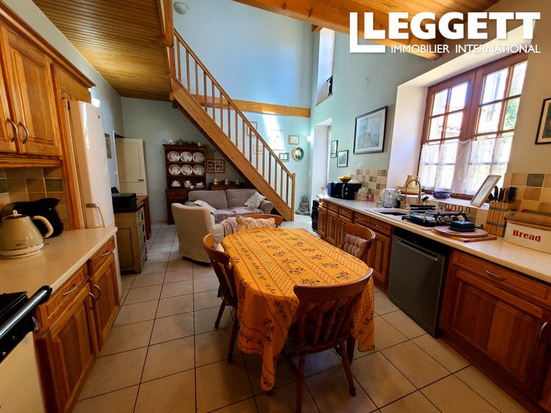 Property photo 3 of 10
