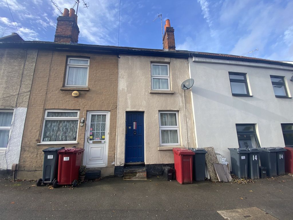2 bed terraced house for sale Reading