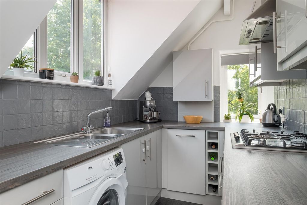 Property photo 3 of 21 Untitled (12 Of 21).Jpg