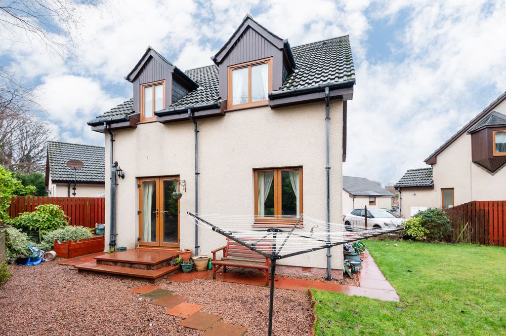 Property photo 1 of 28