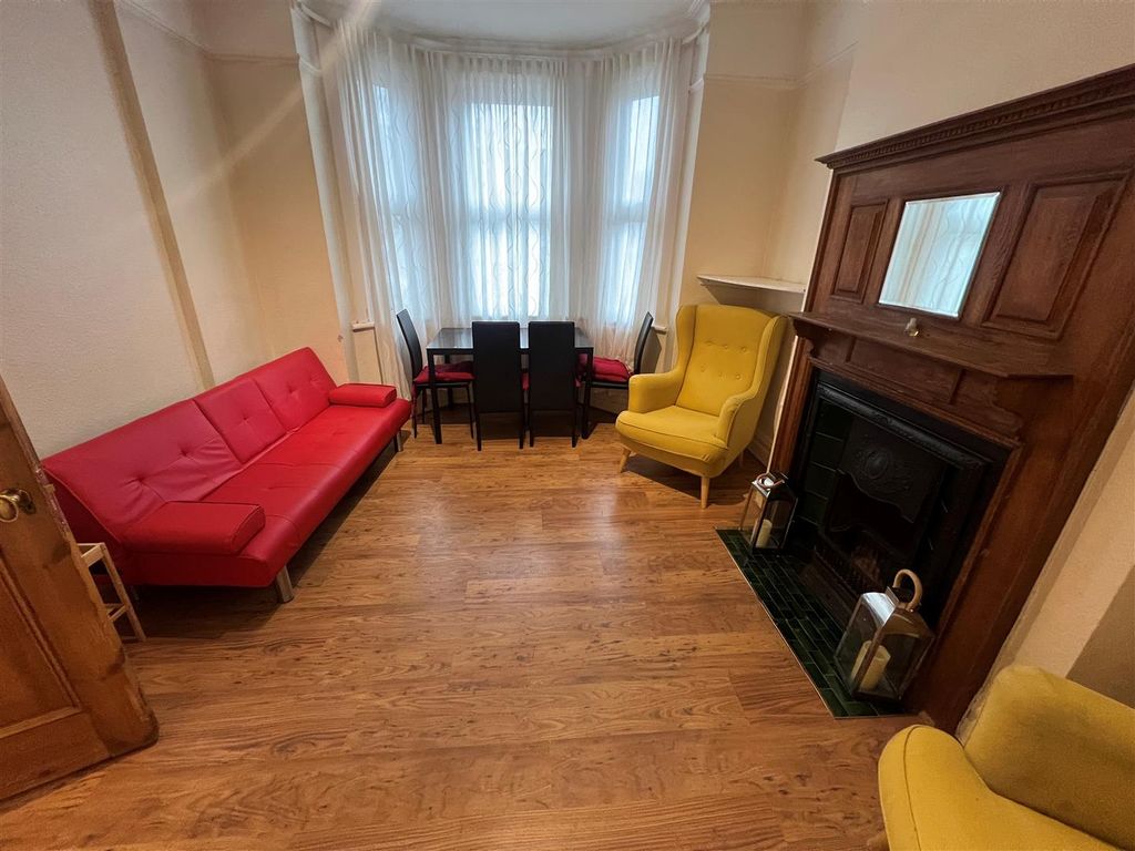 Property photo 2 of 5 4.Jpg