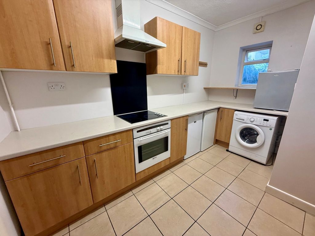 Property photo 2 of 15 Picture No. 25