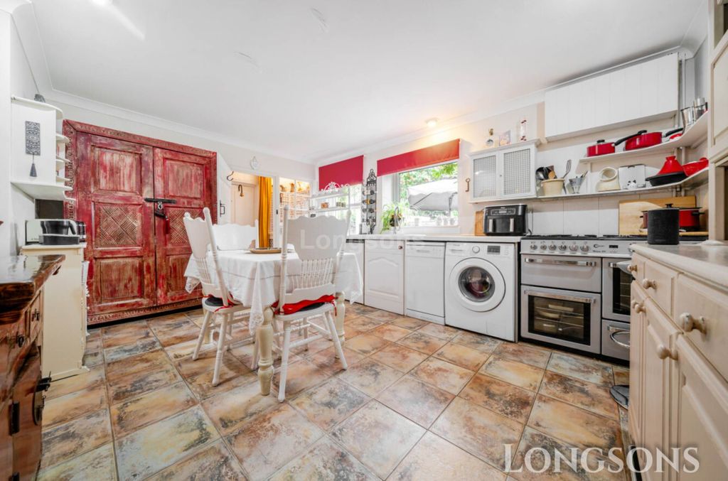 Property photo 2 of 37