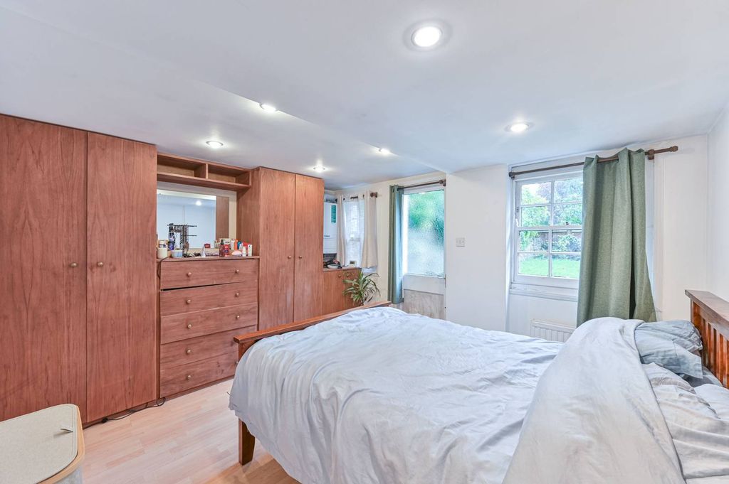 Property photo 3 of 15