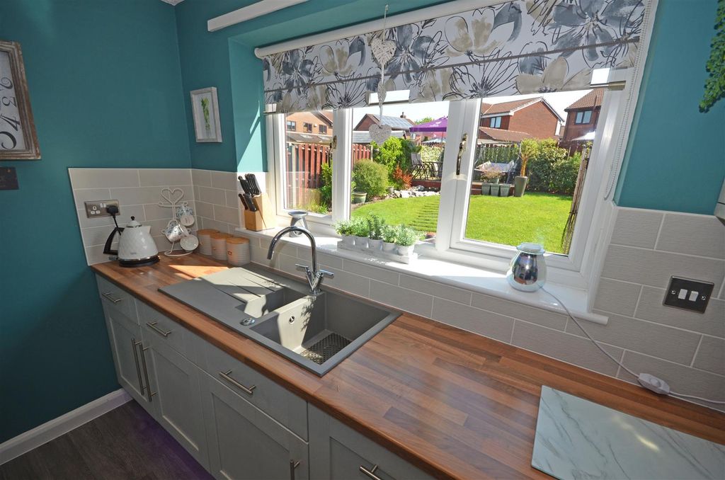 Property photo 3 of 32 11.Jpg