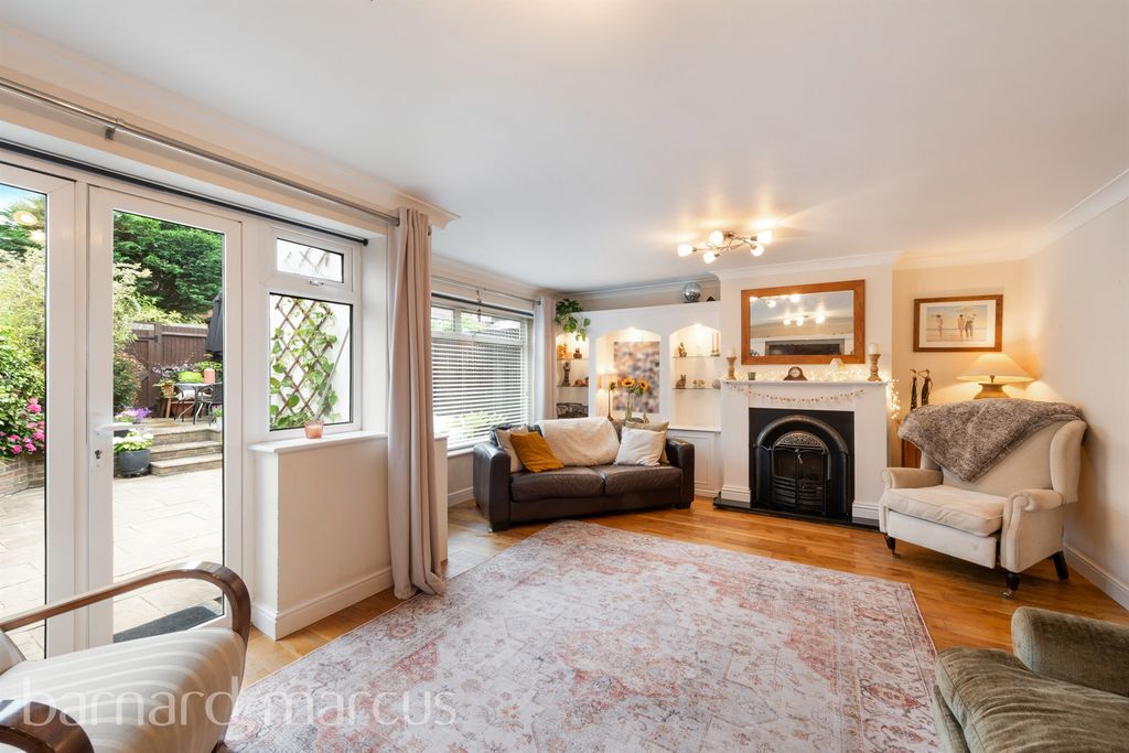 Property photo 2 of 12