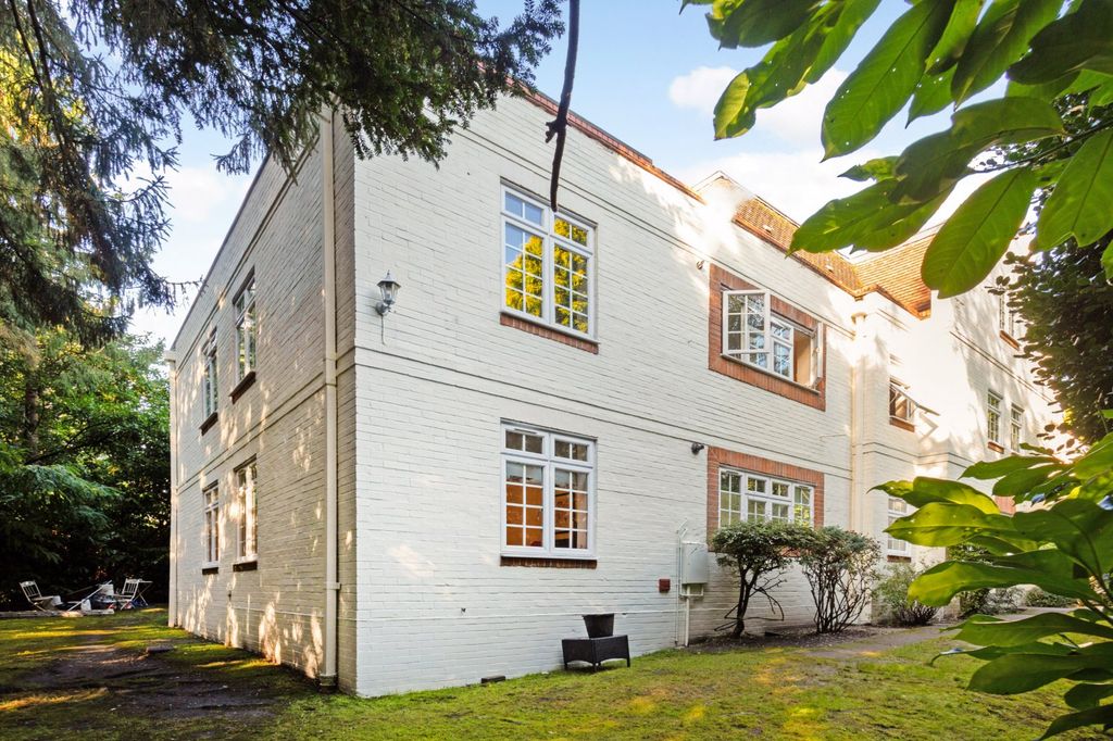 Property photo 1 of 10 Front