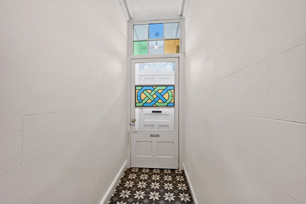 Property photo 2 of 16 Entrance Hallway