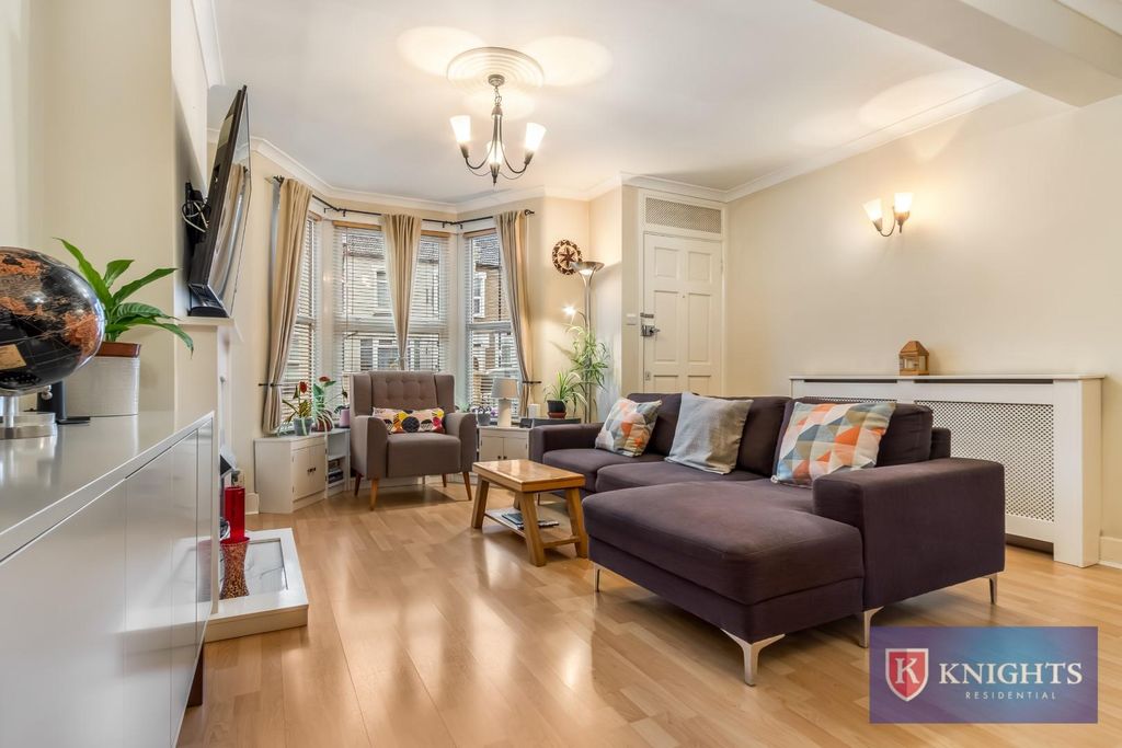 Property photo 2 of 18