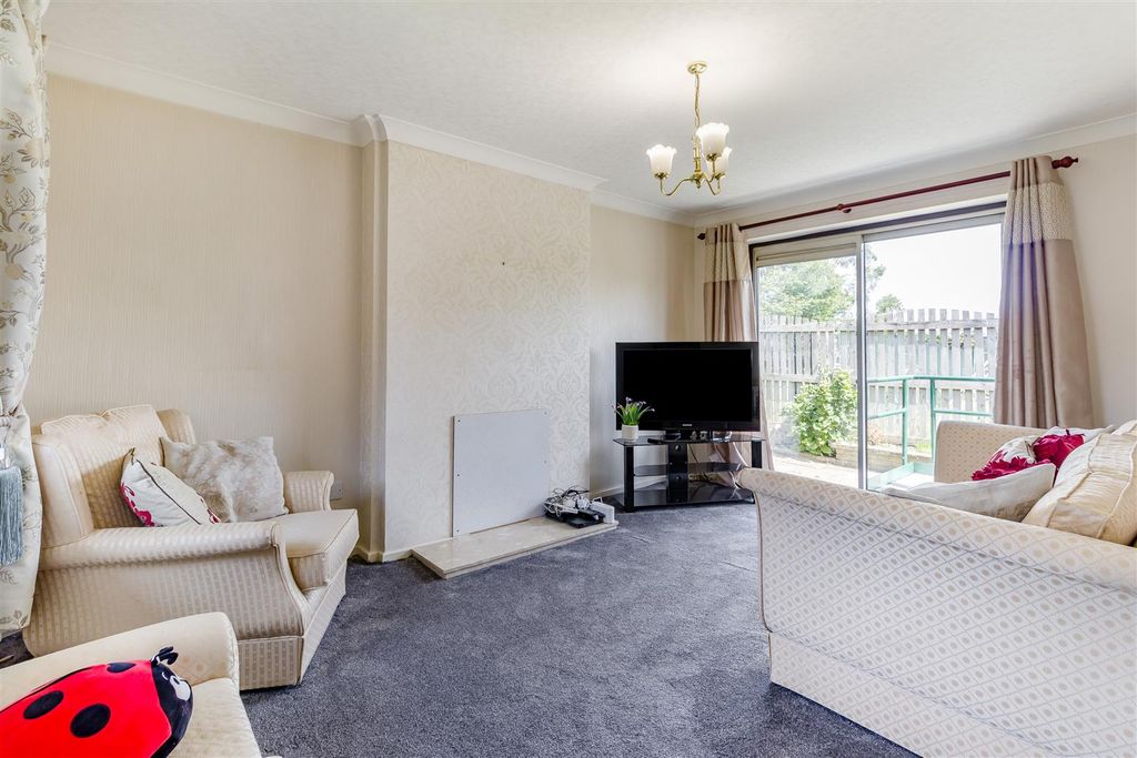 Property photo 2 of 17 8652677-Interior10.Jpg