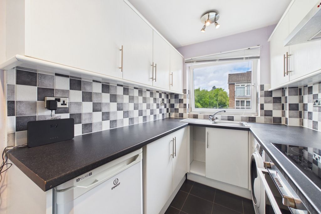 Property photo 3 of 13 Kitchen