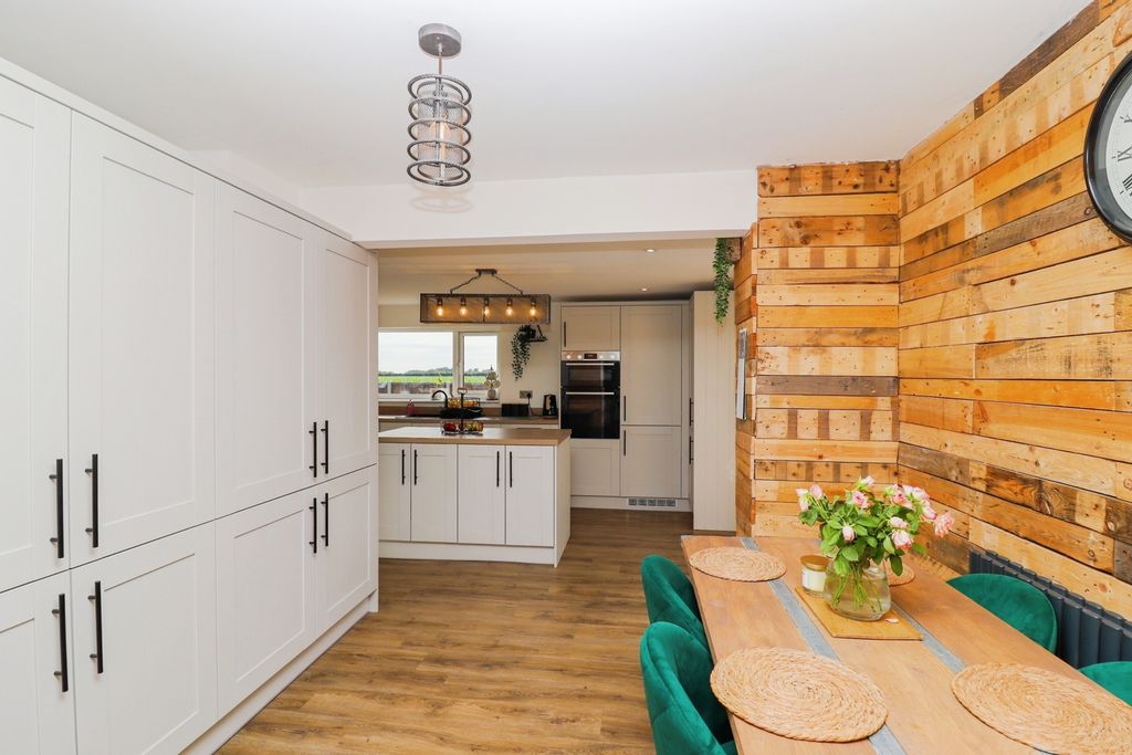 Property photo 3 of 22 Photo