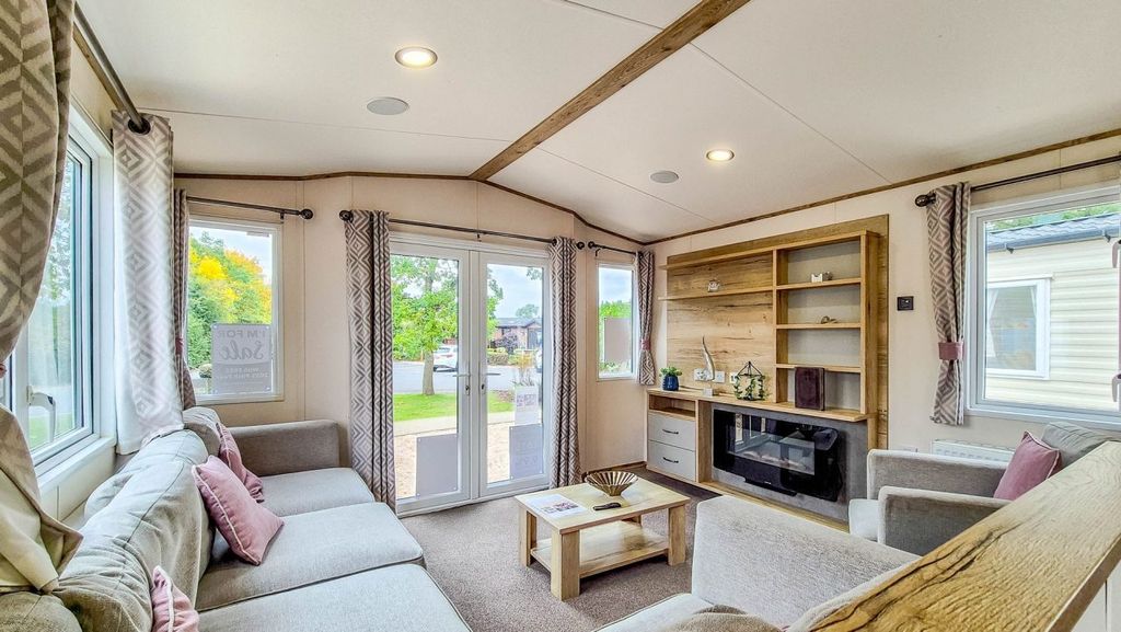 Property photo 1 of 19 Untitled 7