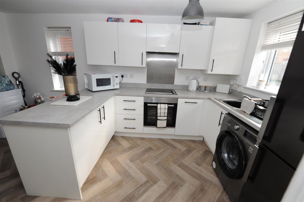 Property photo 3 of 19