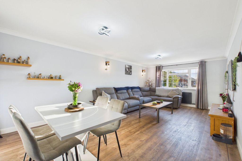 Property photo 3 of 24