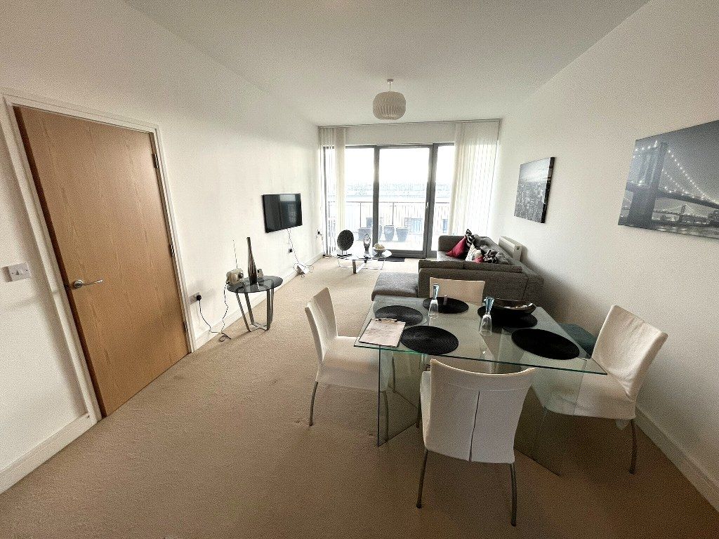 Property photo 2 of 8 Lounge Diner
