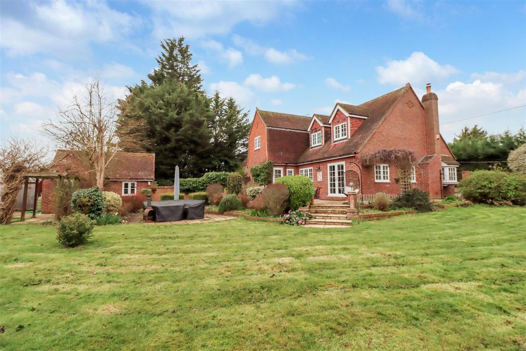 Property photo 2 of 35 Arcadia Outside-7Dp.Jpg