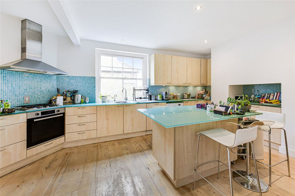 Property photo 2 of 13 Picture No. 08