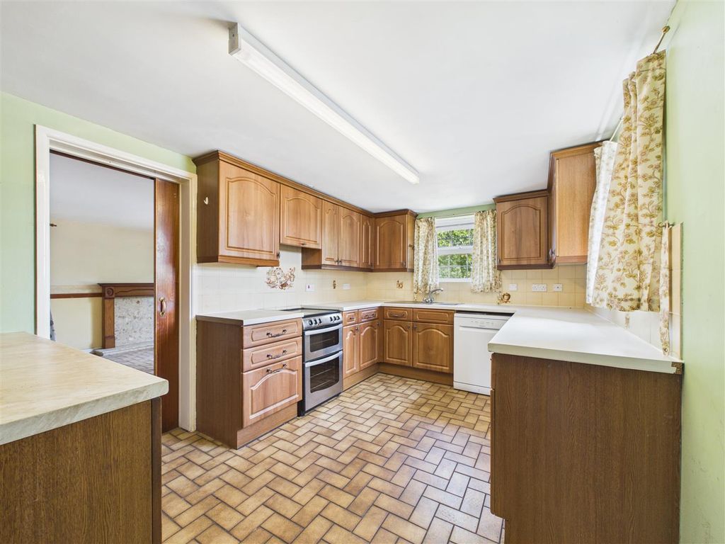 Property photo 3 of 44
