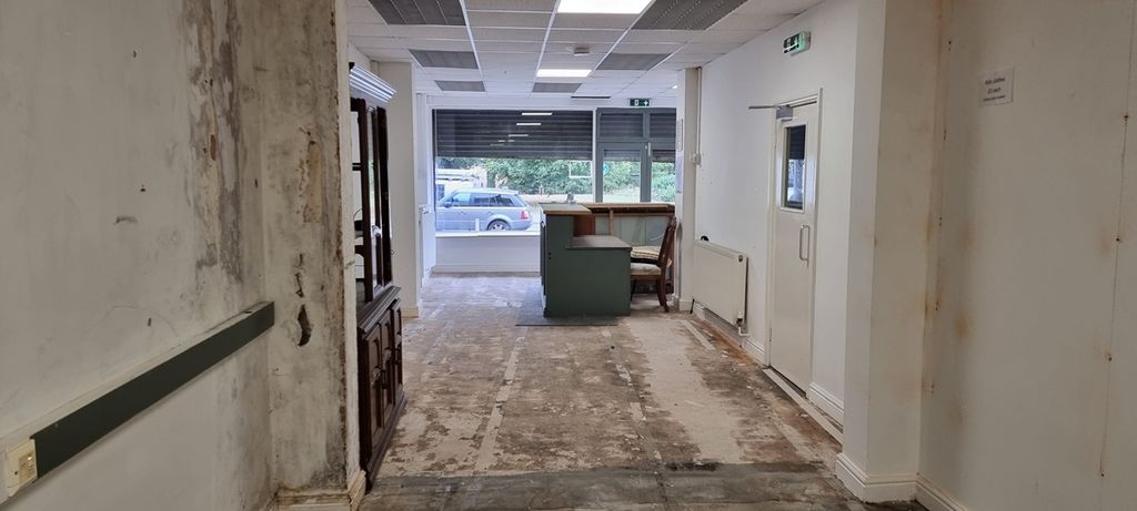 Property photo 3 of 5