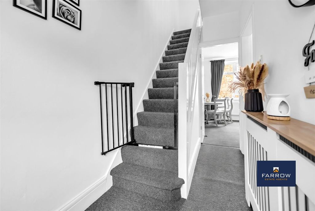 Property photo 2 of 22 Hallway