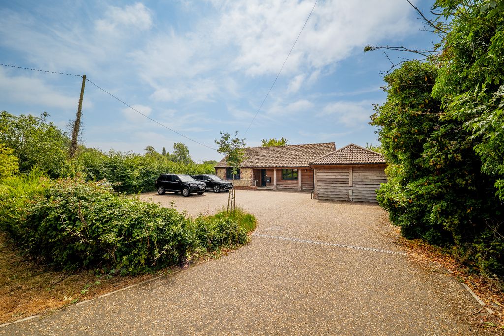 Property photo 3 of 49 4726136